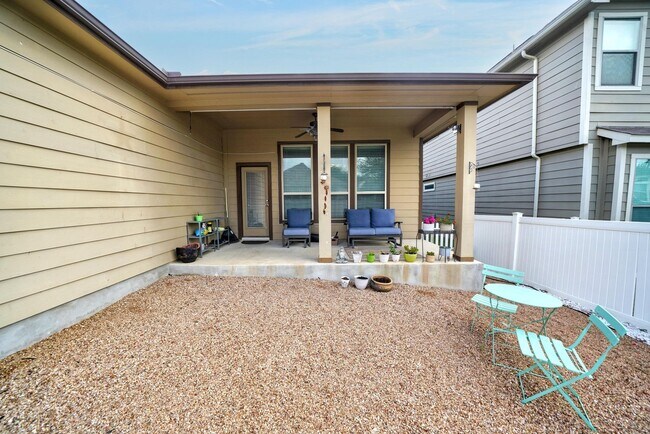 Building Photo - Stunning 3-Bedroom Home with Office in Charleston Parke, Cibolo - Realtor Commission offered: $500