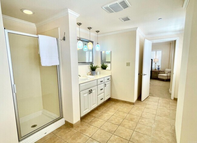 Building Photo - 523 S Louisiana St