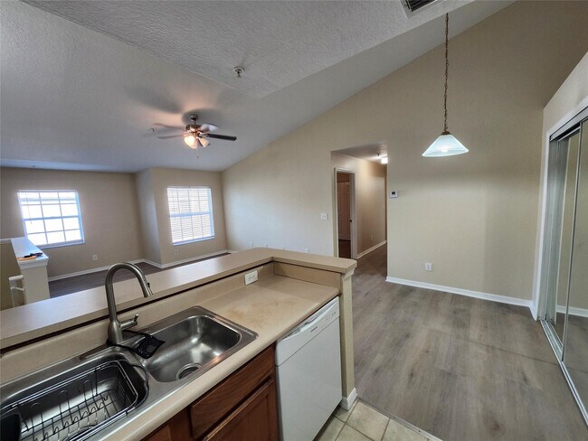 Building Photo - 14905 Pleasant Bay Ln