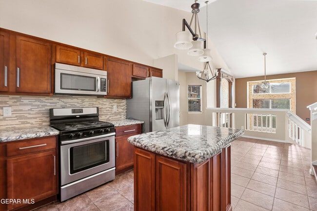 Building Photo - 6609 Parque Del Sol Dr