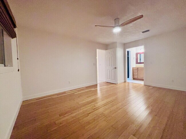 Building Photo - Coastal 4-Bedroom Oasis – Walk to the Beach!