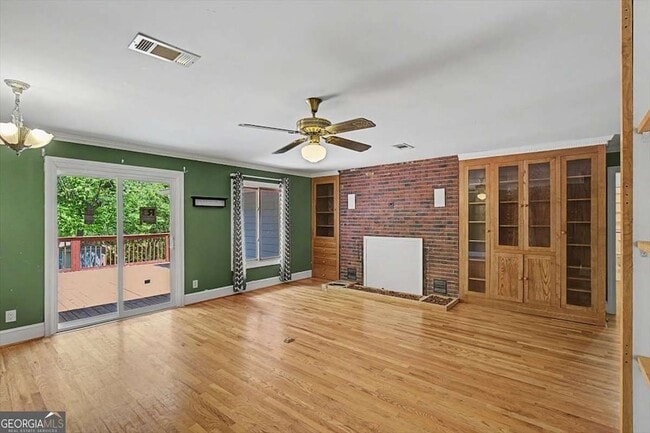 Building Photo - 269 W Hermitage Rd NE