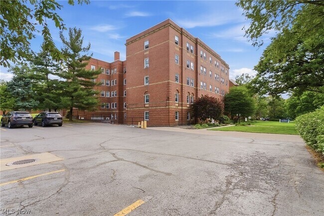 Building Photo - 15820 Van Aken Blvd