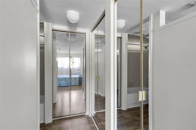 Building Photo - 588 Fairways Ln