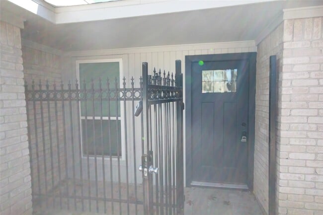 Building Photo - 21323 Park Wick Ln