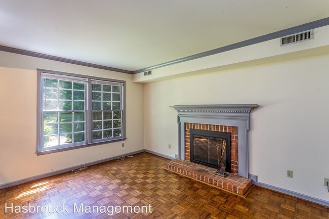 Building Photo - 3 br, 2.5 bath House - 1001 Huntwood Lane