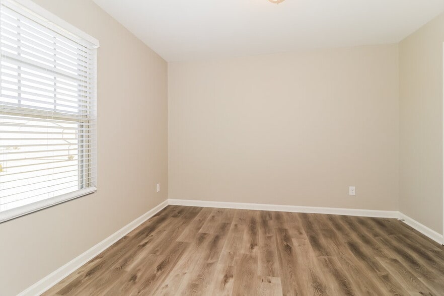 Building Photo - 129 Aberdeen Way