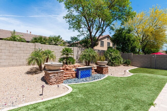 Building Photo - 2310 W Sienna Bouquet Pl