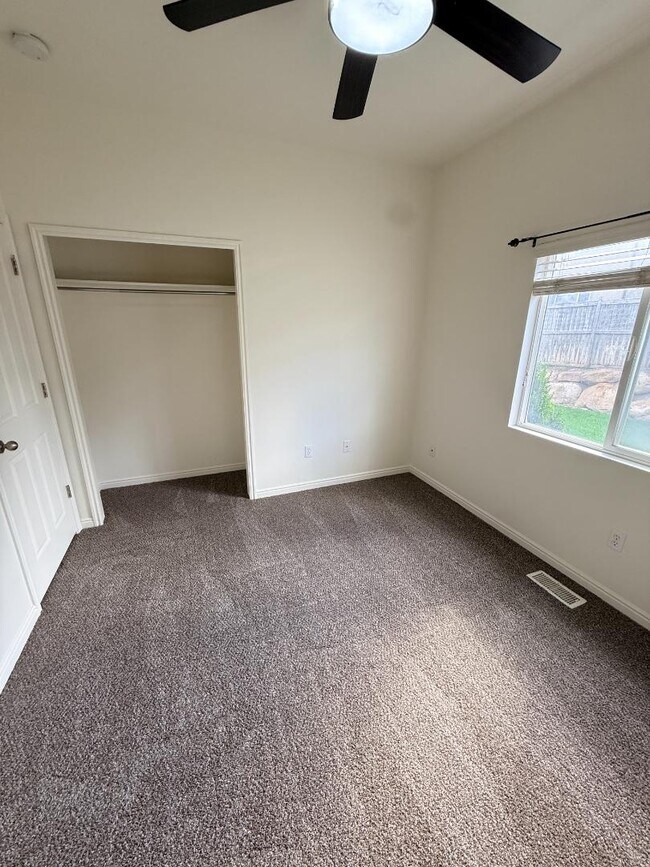Building Photo - 8825 Jefferson Dr