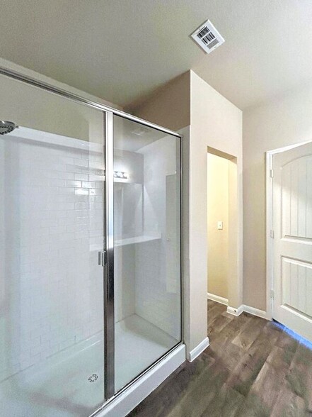 Building Photo - 215 Cibolo Creek Dr