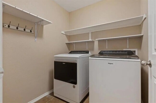 Building Photo - 2705 SW Greensprings Rd