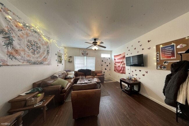 Building Photo - 1715 Arlington St