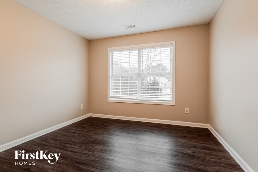 Building Photo - 835 Sweet Mill Ln