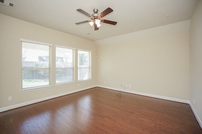Building Photo - 28515 Pleasant Forest Dr