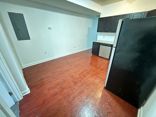 Primary Photo - 1544 Willington St