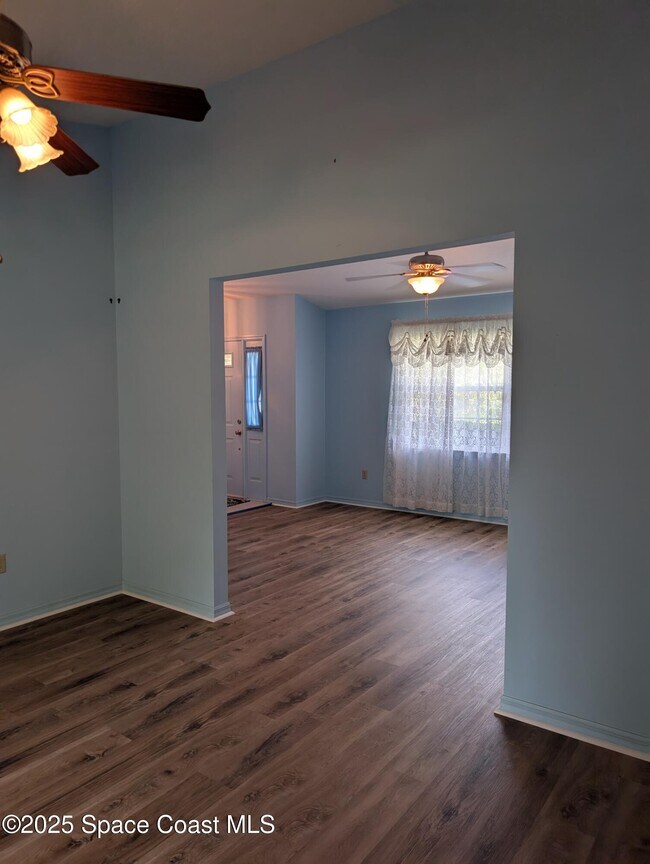 Building Photo - 510 Clifton Dr