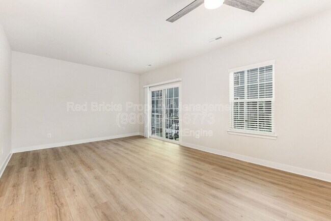 Building Photo - 306 New Gallant Dr