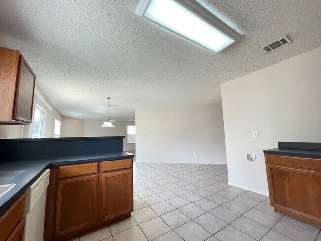 Building Photo - Keller ISD-5 BED, 4 BATH-AMAZING PRICE!