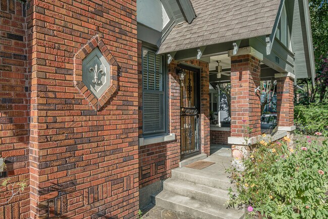 Building Photo - 1876 Crump Ave