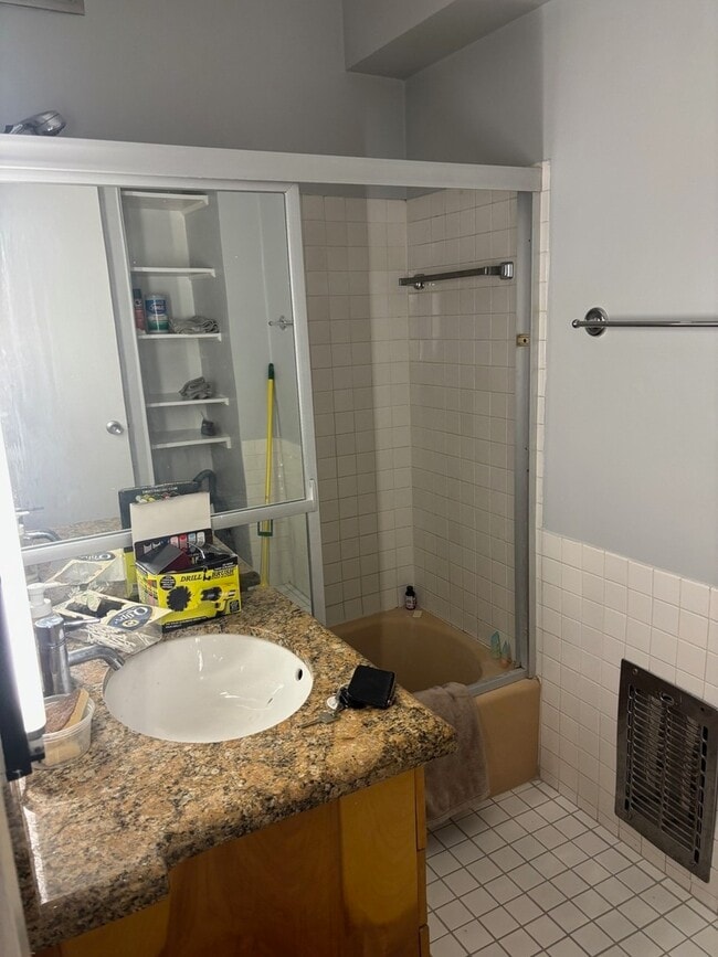 Building Photo - 900 N Lake Shore Dr