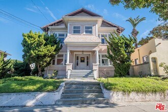 Building Photo - 108 N Broadway