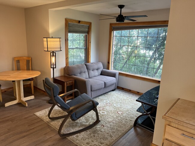 Building Photo - 247 Broad St