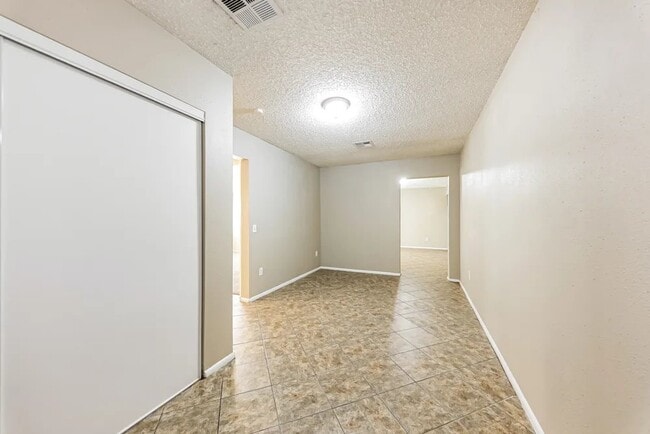 Building Photo - 9215 W Cortez Ave