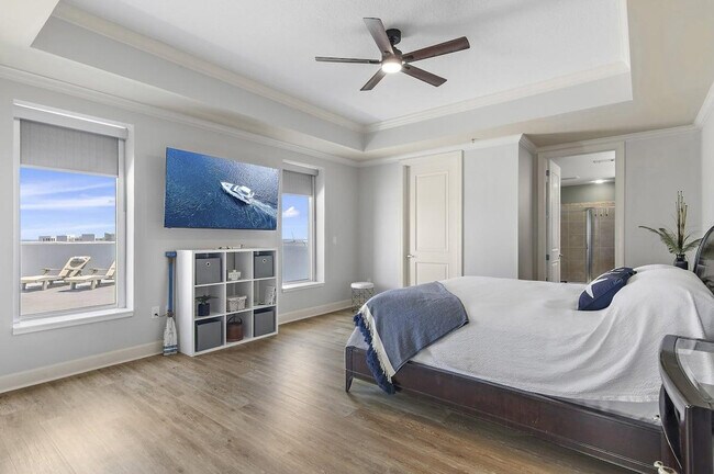 Building Photo - 725 Gulf Shore Dr