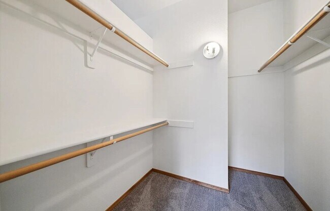Building Photo - 775 SW Dillan Dr