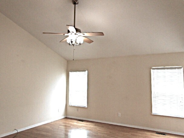 Building Photo - 211 Cherrytree Ln