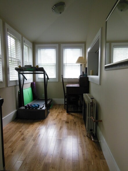 Building Photo - 23 Falkland St