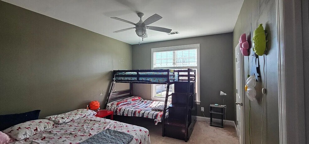Building Photo - 1530 Bledsoe Ln
