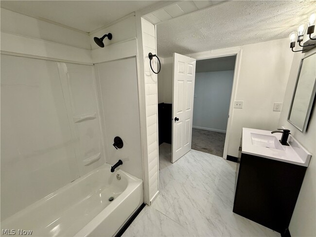 Building Photo - 5636 Hopkins Rd