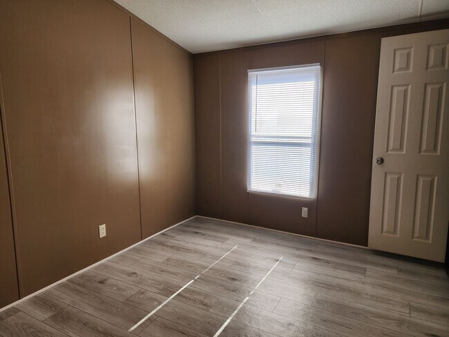 Building Photo - 1212 N Avenue K