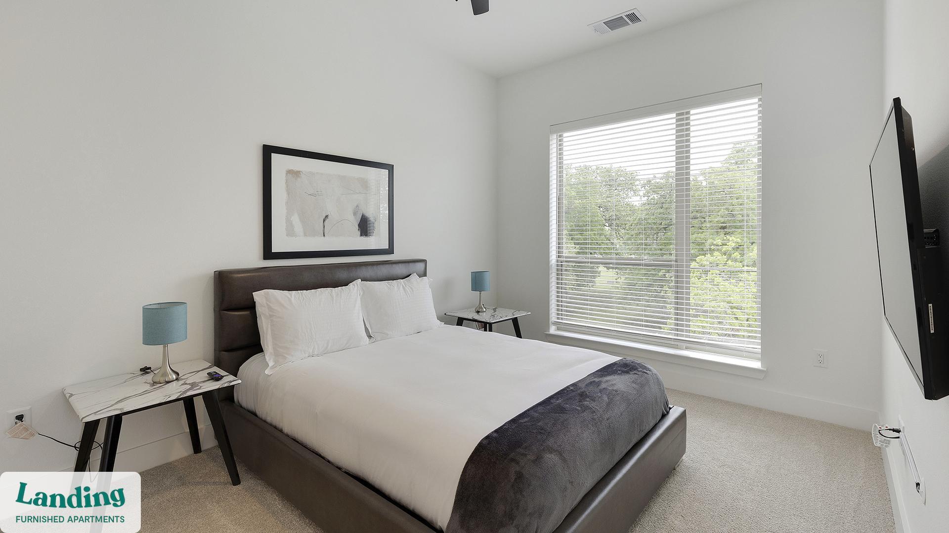 Building Photo - 650 E Sycamore St