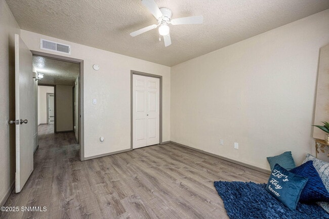Building Photo - 963 Maple St