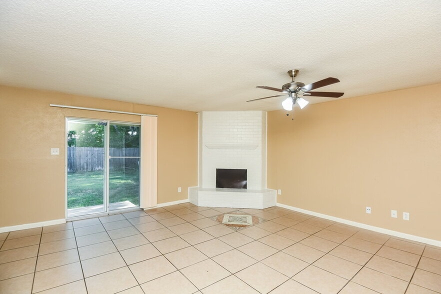 Building Photo - 3713 Arnold Dr