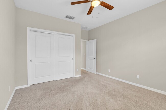 Building Photo - 9385 Pocida Ct