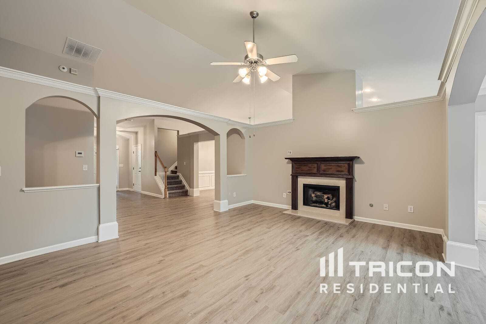 Building Photo - 641 Rock Elm Dr