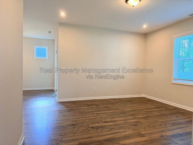 Building Photo - 101 Brody Pne Wy