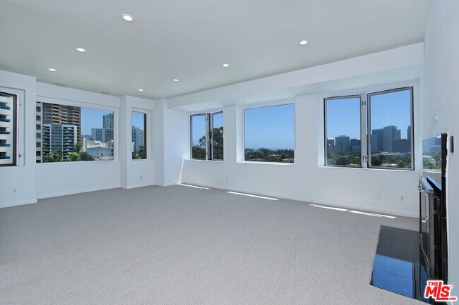 Building Photo - 10520 Wilshire Blvd