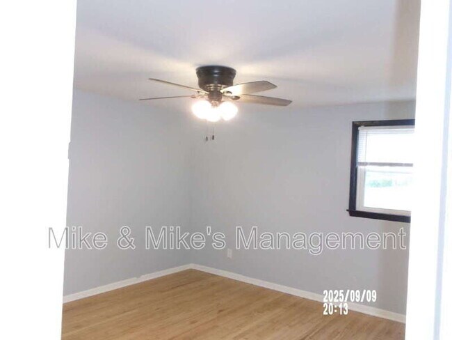 Building Photo - 6400 N 73rd St