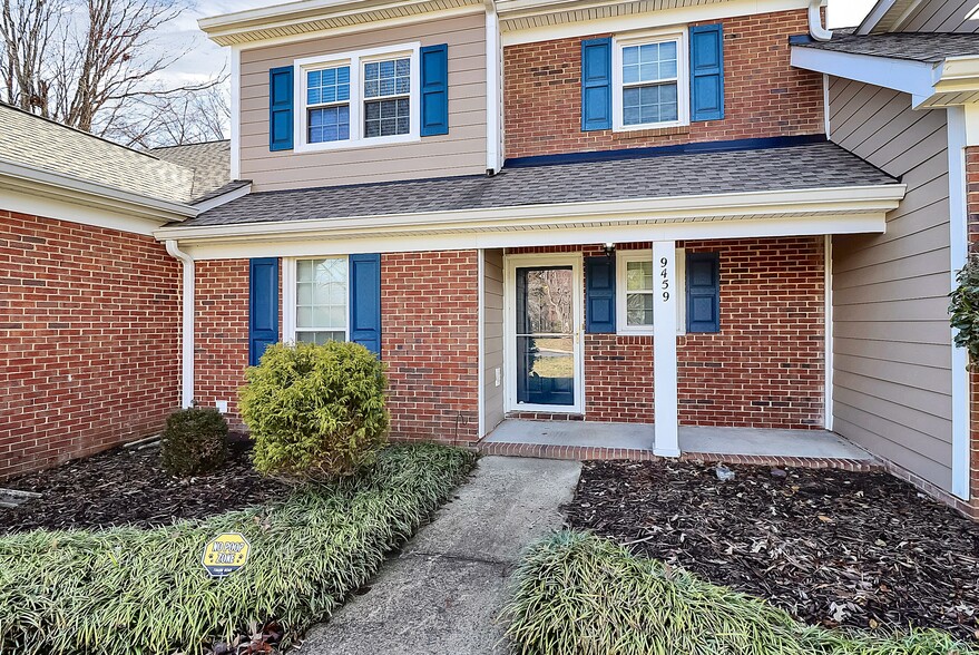 Building Photo - 9459 Kings Falls Dr