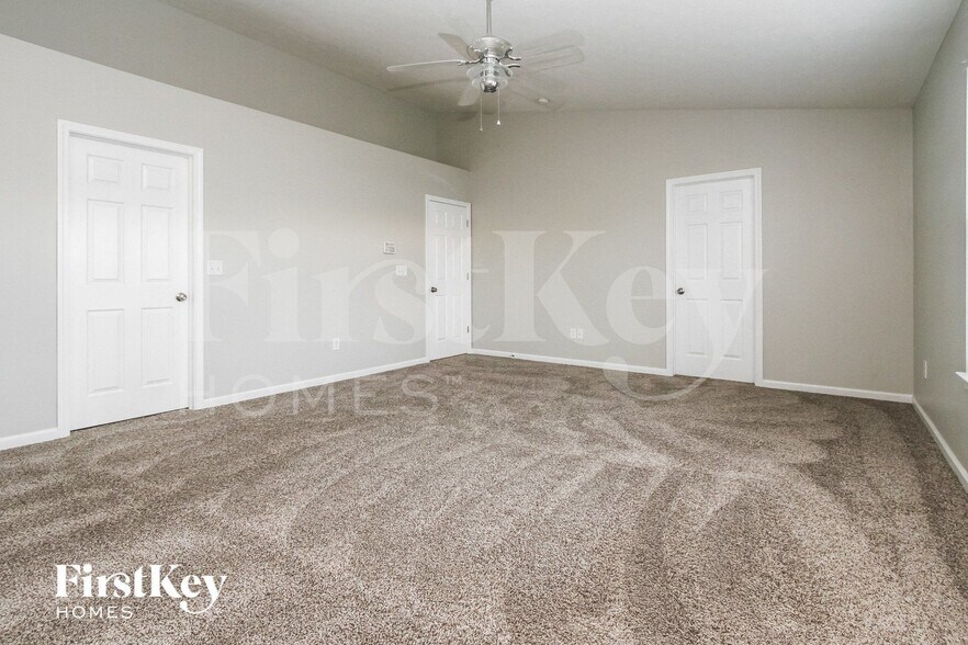 Building Photo - 7651 Lara Lee Dr