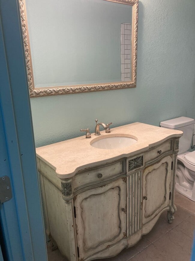 Building Photo - Newly Renovated Home in the heart of Springdale !