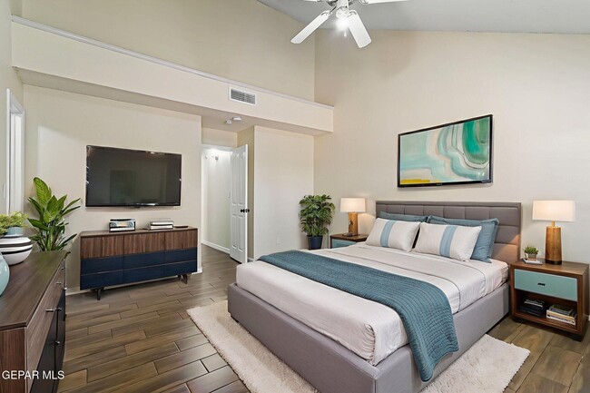 Building Photo - 13709 Paseo Hermoso Dr