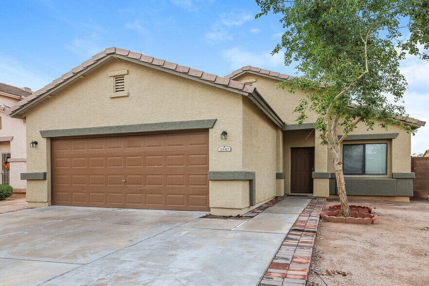 Primary Photo - 2547 W Lynne Ave