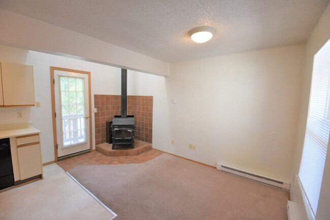Building Photo - Fourplex on the Hill near CU Boulder!