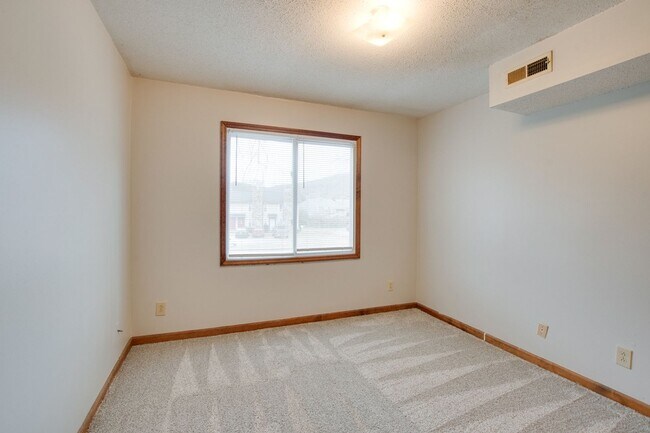 Building Photo - 9020 Mahogany Row SE