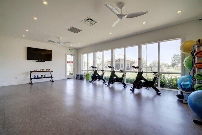 Building Photo - 108 Leon Loop